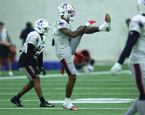 Patriots Christian Gonzalez now takes on even more important role vs. Dolphins